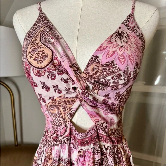 Angie | Twist Front Printed Midi Dress - Picture 4 of 6